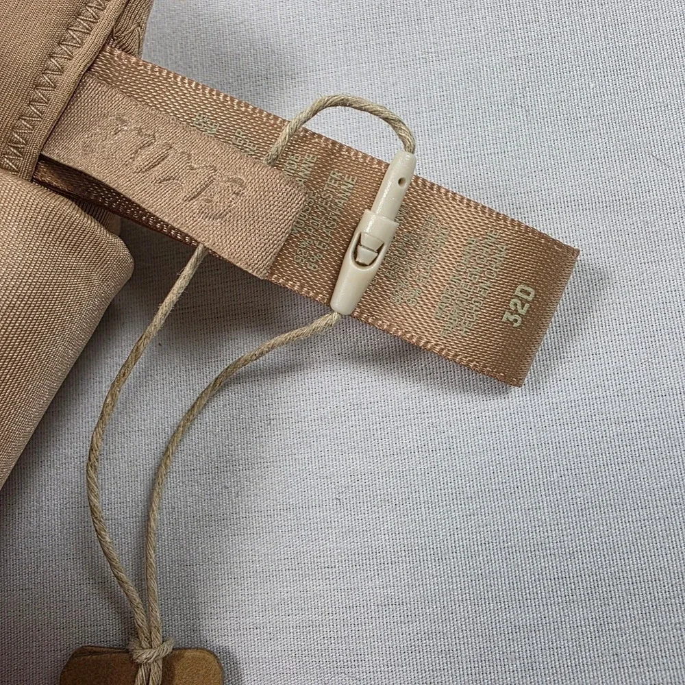 SKIMS Plunge Push up Bra Size 32D  Nude T-Shirt Bra‎ Wireless Form Comfort NWT - Picture 6 of 7